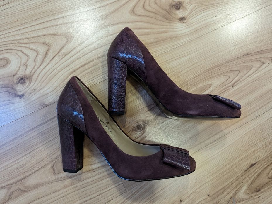 Pantofi mov piele naturala intoarsa