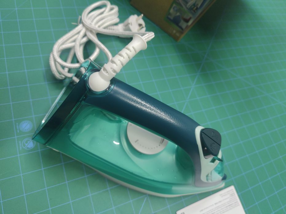 Утюг  Philips DST3030. Новый