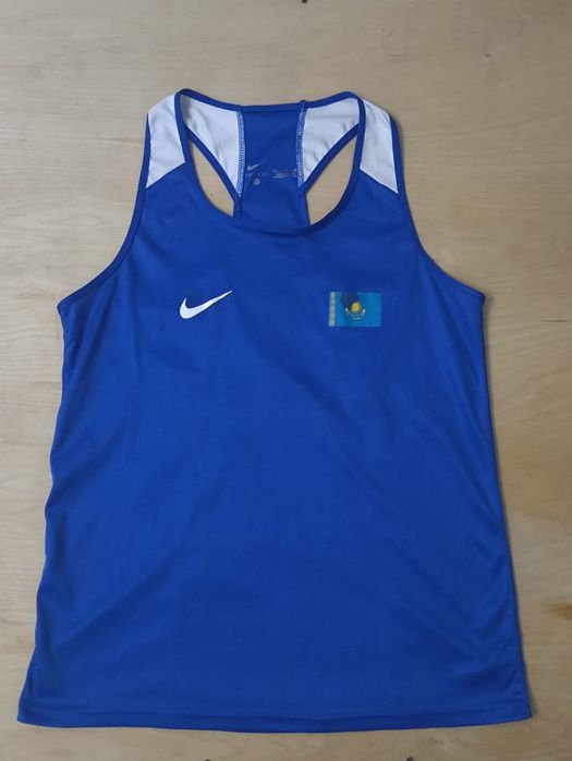 Бокс форма красный и синий