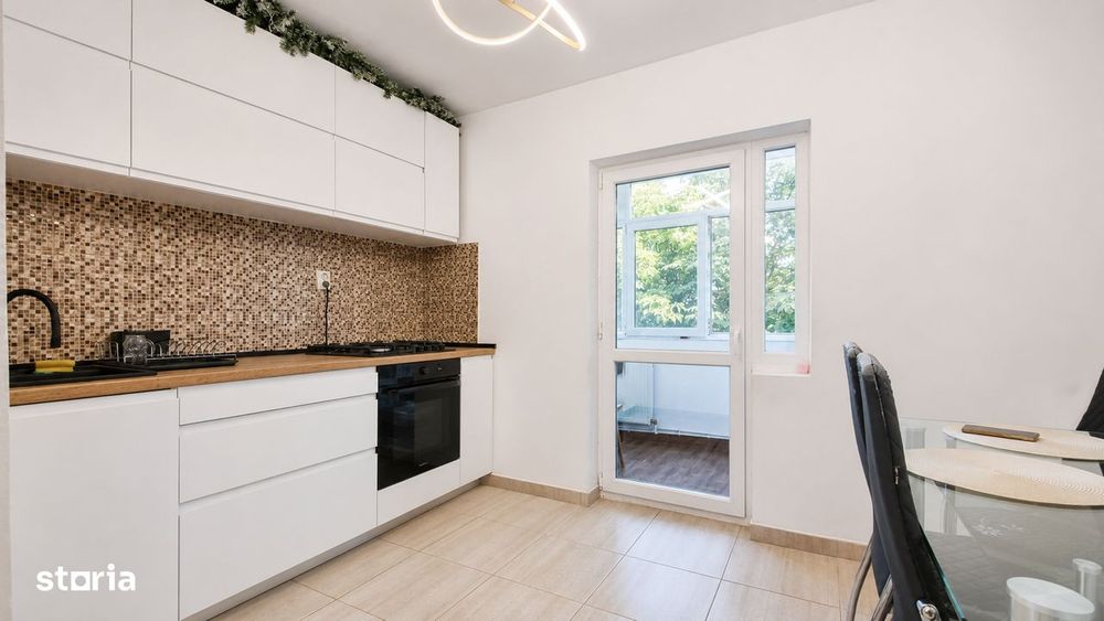 Apartament 3 camere decomandat Nicolina Prima Statie Etaj Intermediar
