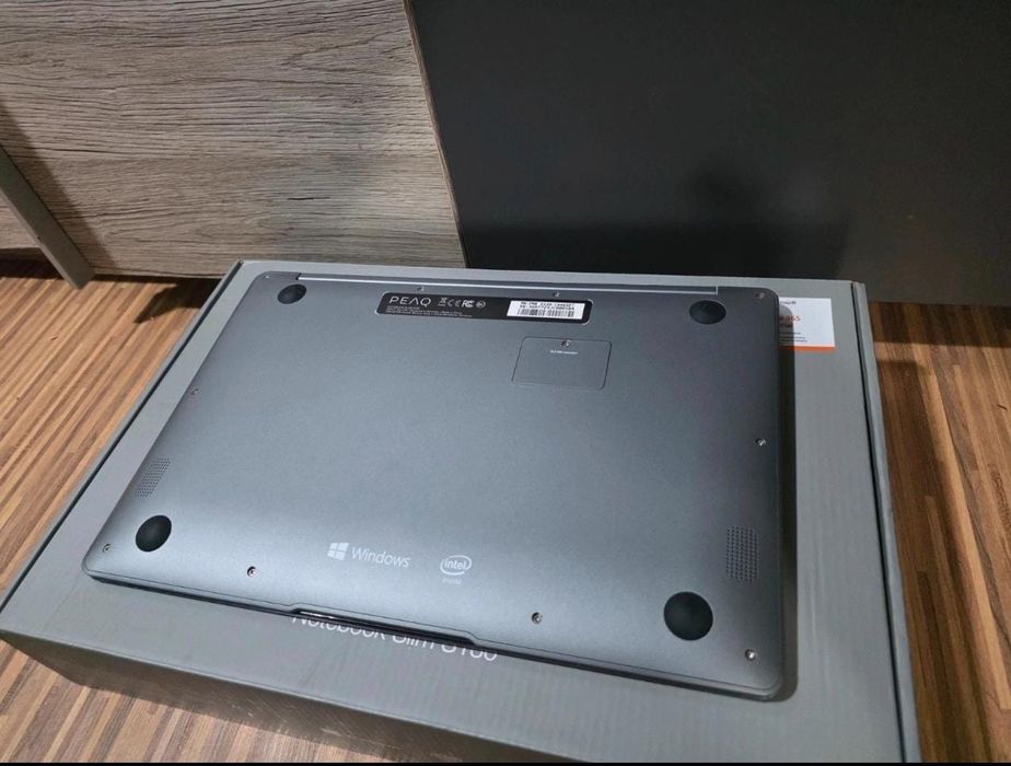 Laptop PEAQ Slim S130