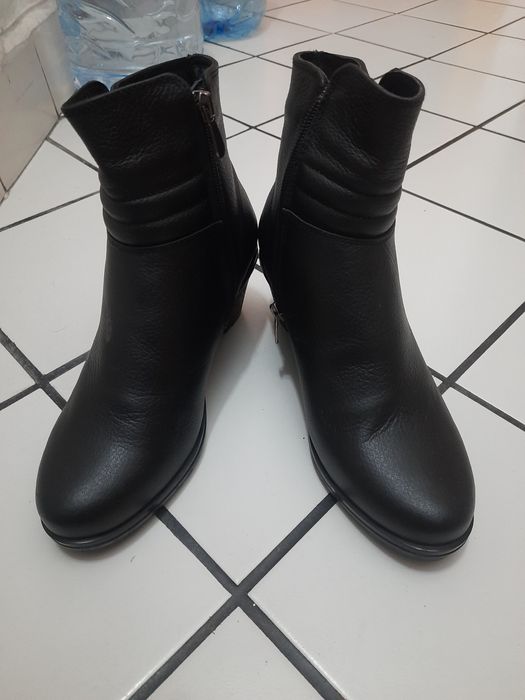 Зимни боти от естествена кожа