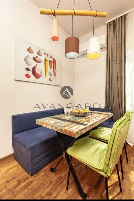 Продава се Тристаен апартамент в Пловдив, Център - 86 кв.м за 3084 €/кв.м - Снимка #2