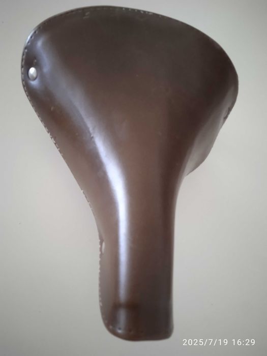 Ретро седалка за велосипед  Wittkop, Germany и стар капак над верига