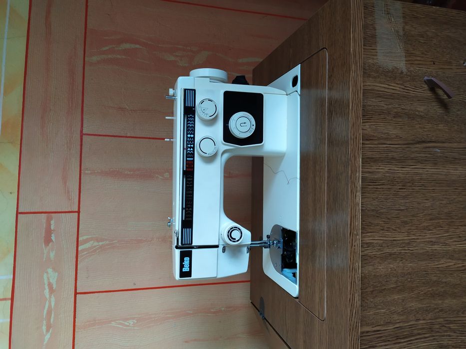 Продам швейную машинку