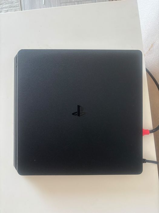 Playstation 4 slim 1 TB