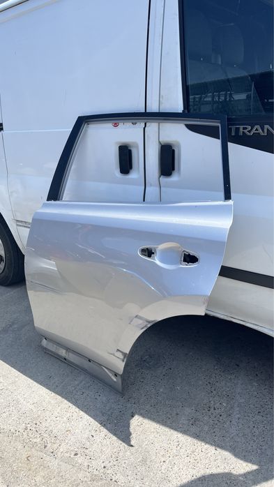 1 брой задна лява и 2 броя задна дясна врата Toyota Rav4 4 (2012-2018)