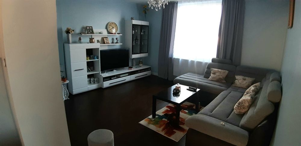 Casa si Magazin alimentar de vanza  pe strada Liviu Rebreanu