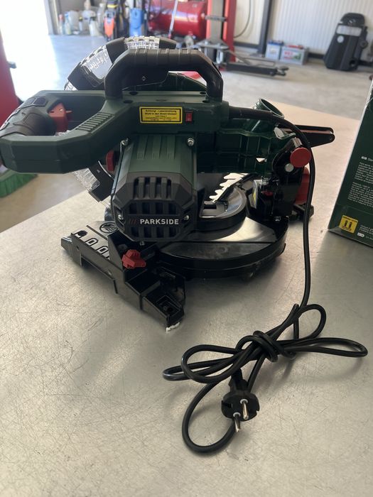 Потапящ циркуляр (пендула) Parkside PKS 1500 C4 -1500W 4900об/мин