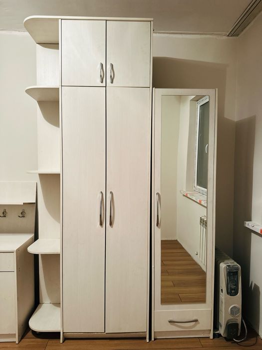 Продам шкаф для прихожей