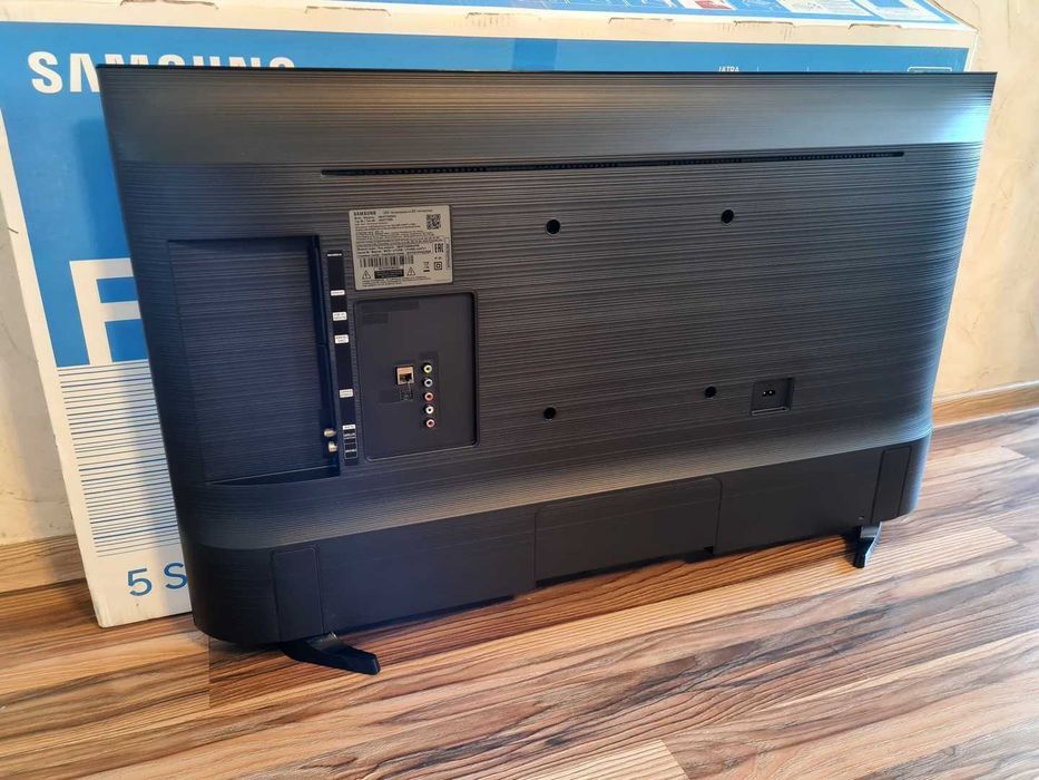 Продам телевизор Самсунг смарт 110 диагональ