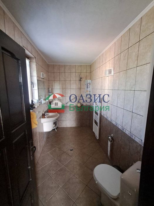 Двуетажна къща в с. Бата, България, 134 кв. м, 560 кв. м двор,