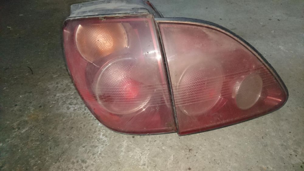 Фары задние на Lexus Rx 300