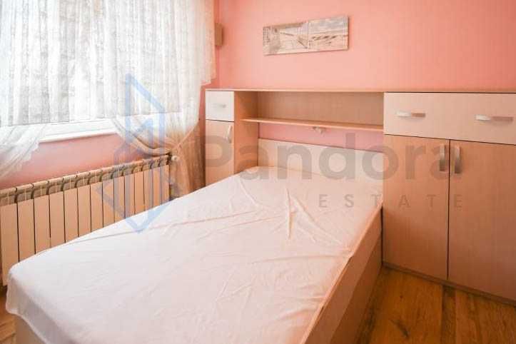 Тристаен апартамент под наем в кв. Студентски град