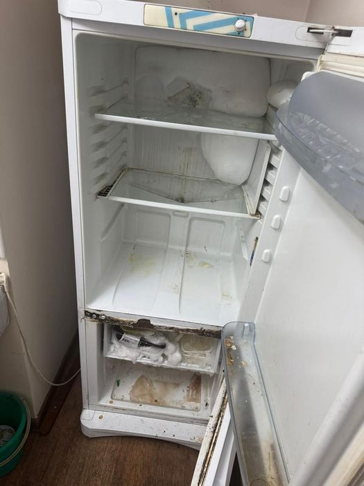 Холодильник Indesit