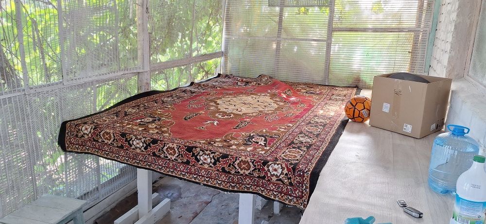 Продам ковёр в хорошем состоянии