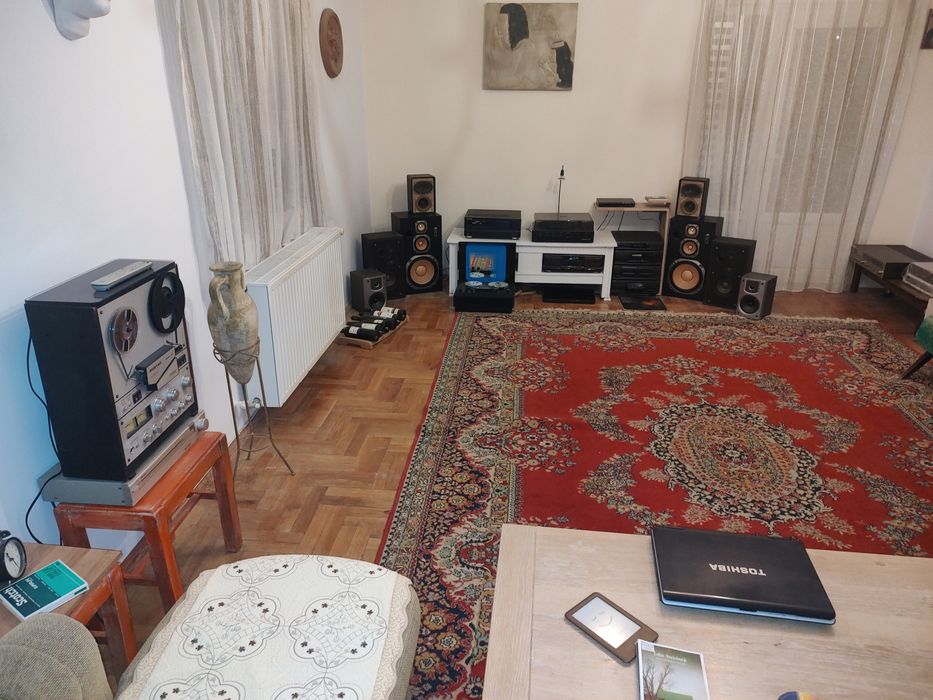 Vind   casa 200mp și 800 mp teren  ,anexe 100mp        fara agentii