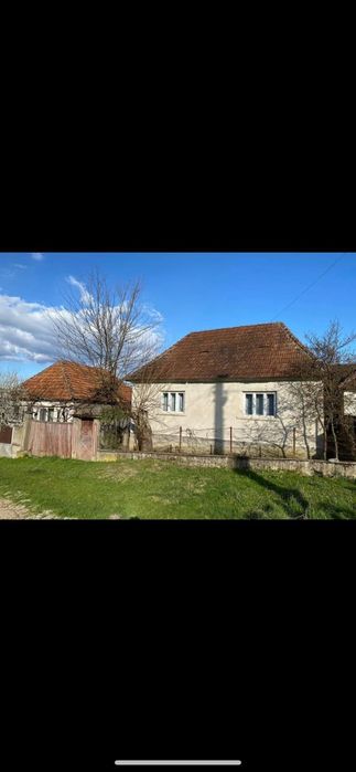Vând casa la țară com. Magesti