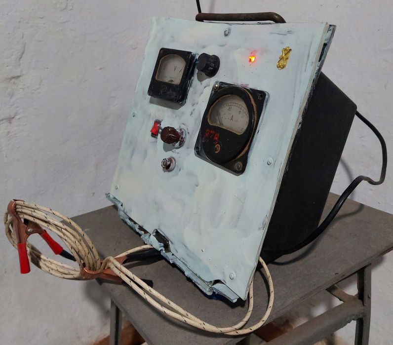 Зарядное устройство, предназначенное для аккумулятора автомобиля