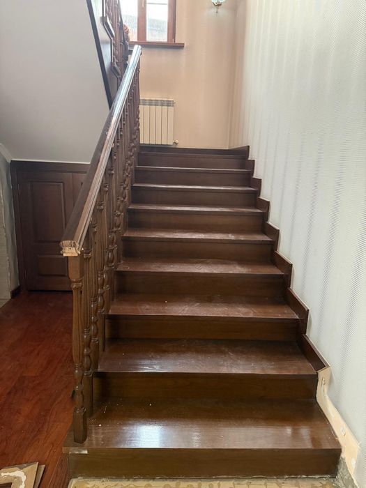 Лестница из натурального дуба б/у