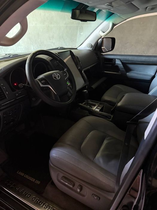 Tayota Land Cruiser 200 4.7 V8