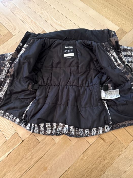 Продам детскую куртку  Reima