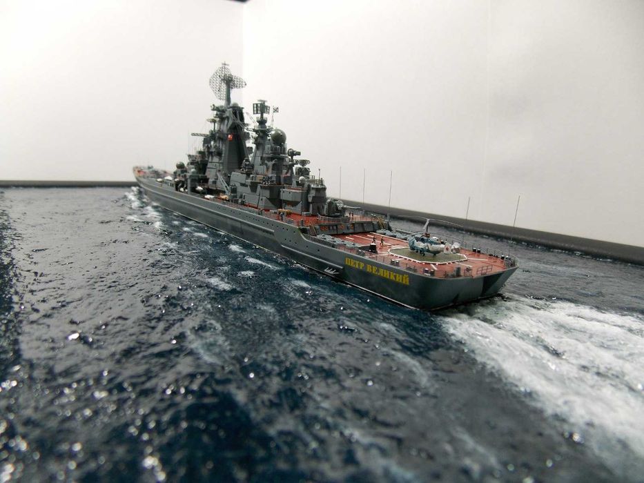 Сборная модель-Российский Атомный Крейсер "ПЁТР ВЕЛИКИЙ" масштаб 1:700