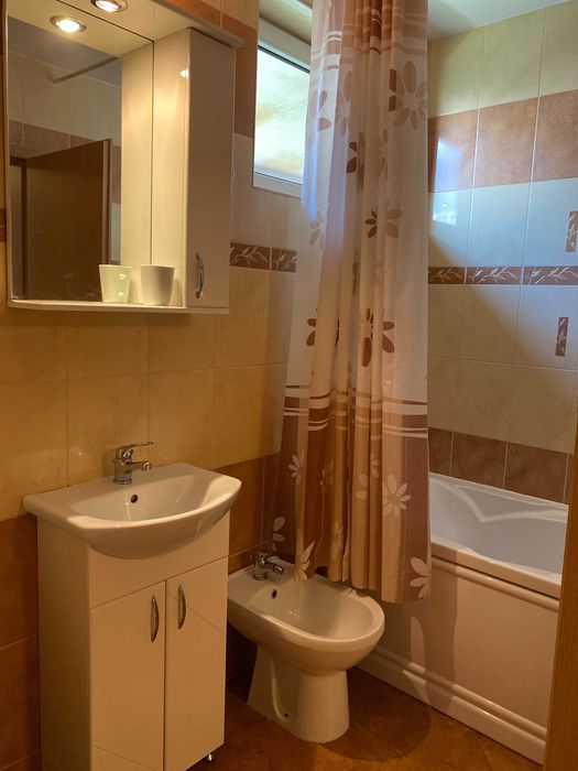 Inchiriez apartament modern cu 3 camere in Floresti