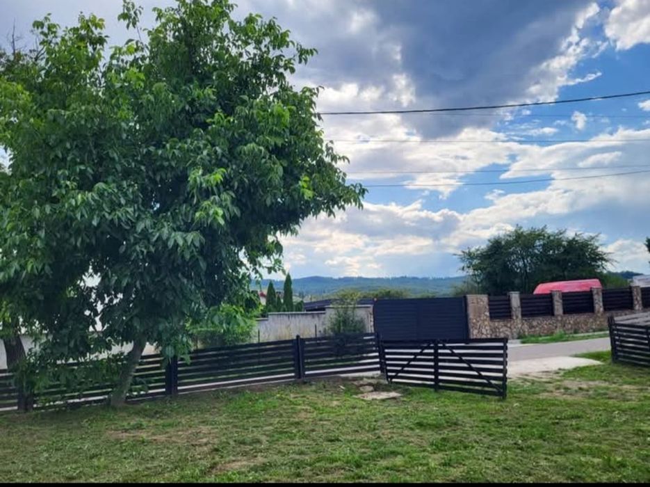 Casă de vânzare  in Ciprian Porumbescu
