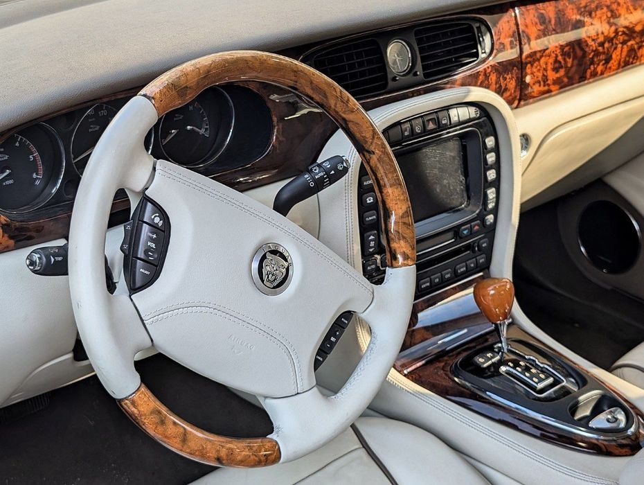 Jaguar XJ facelift Long Sovereign