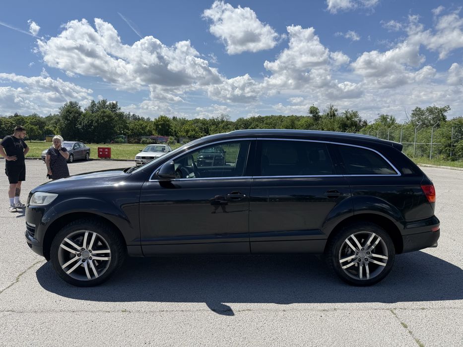 Продава се Audi Q7 в отлично състояние!