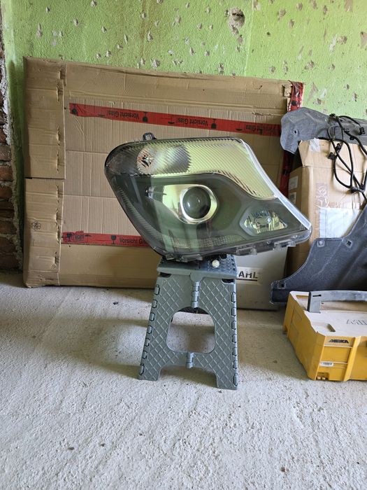 Mercedes benz Sprinter 2017 Bi-Xenon десен фар  13-18