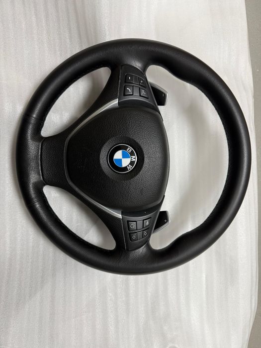 Volan Bmw X5 E70,X6 E71 negru complet cu airbag si padele