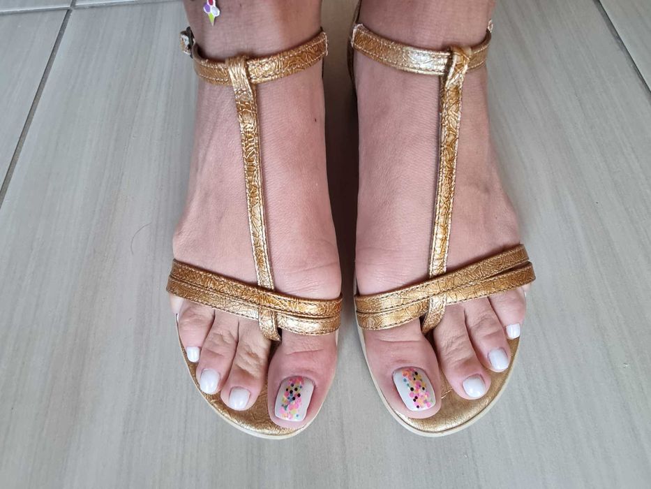 Дамски сандали от естествена кожа Gabina - 37 номер