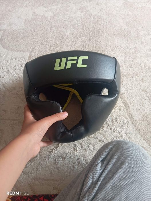 продам два боксерских шлема UFC и Venum