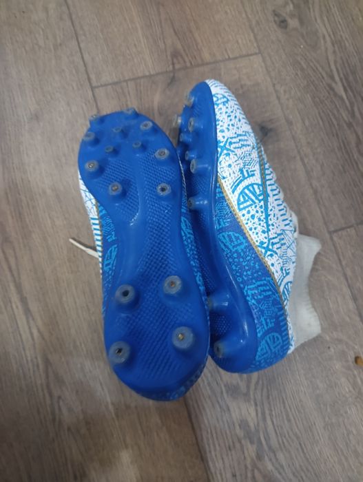 Бутонки за естествена й изкуствена трева номера 42,38,39