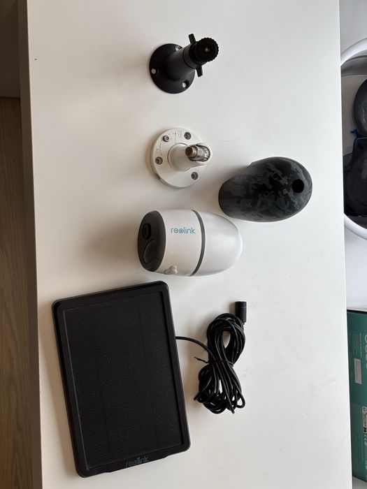 Camera supraveghere 4g Reolink Go 2k cu panou solar