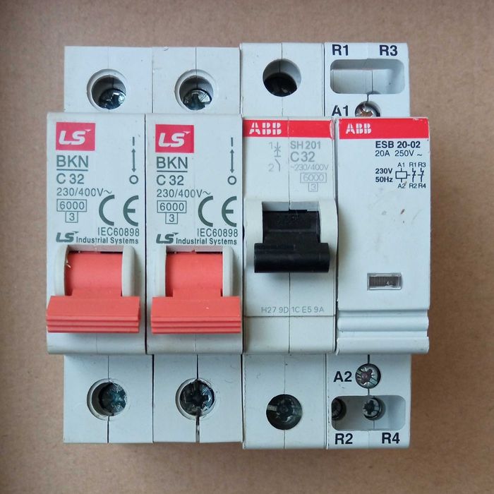 Автоматичeн прекъсвач Контактор