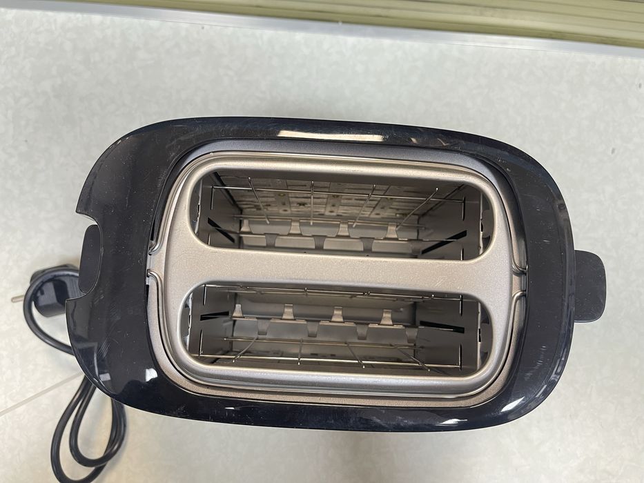 Тостер Philips.