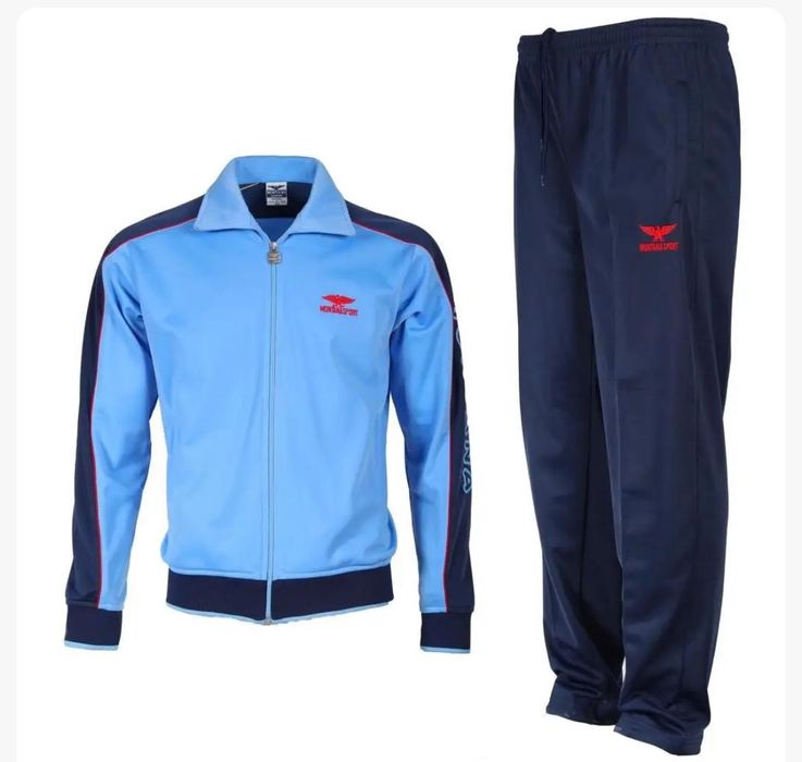 Спортивный костюм