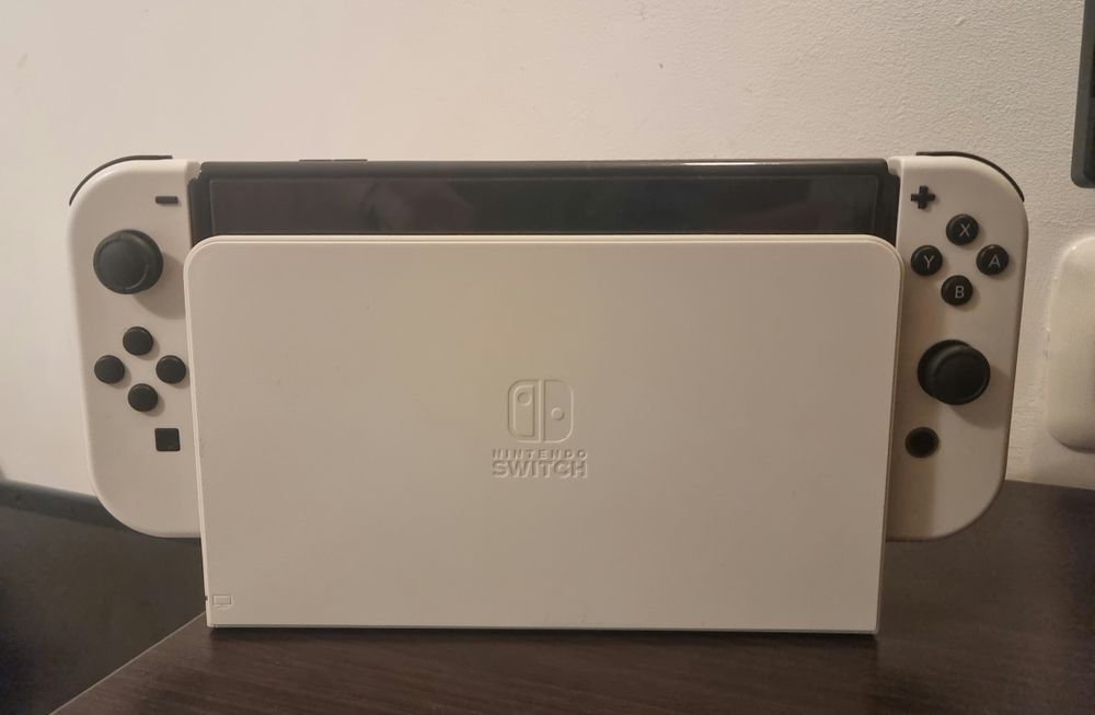 Nintendo Switch Oled - Ca nou + 18 jocuri și toate accesoriile