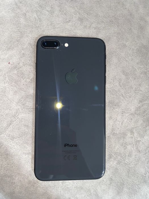 Продам iphone 8+