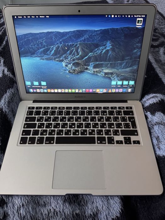 Apple MacBook Air (13-inch, 2017)