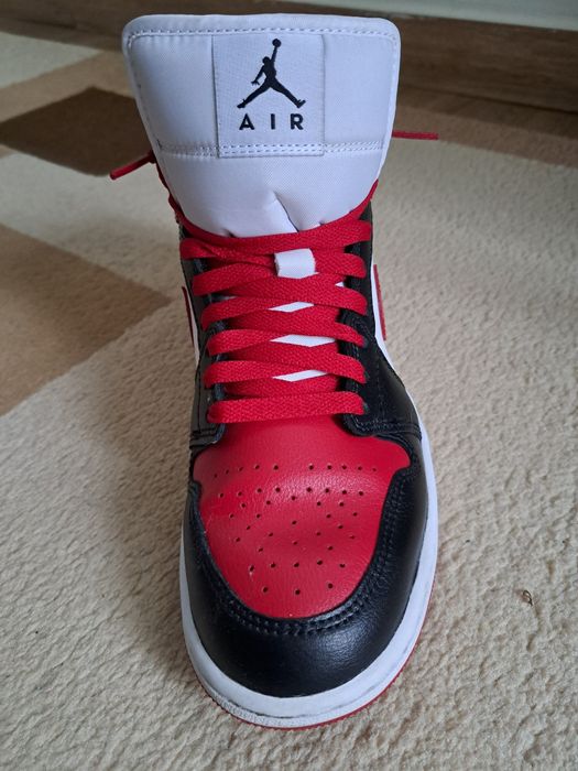 NIKE Jordan 1 mid