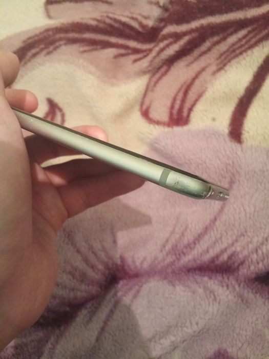 Продам iPhone 6 на запчасти
