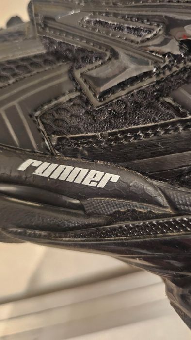 Balenciaga runners negri