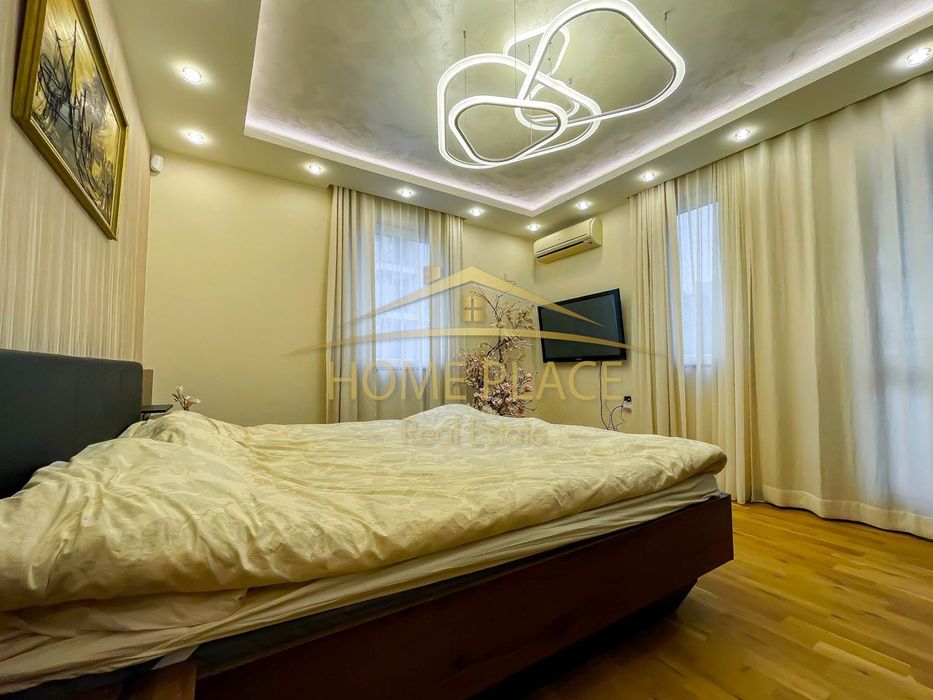 Дава се под наем Тристаен апартамент в Варна, Център - 100 кв.м за 1595.79 € - Снимка #4