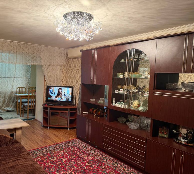 Аренда 2х комнатной рядом с метро Космонавтов