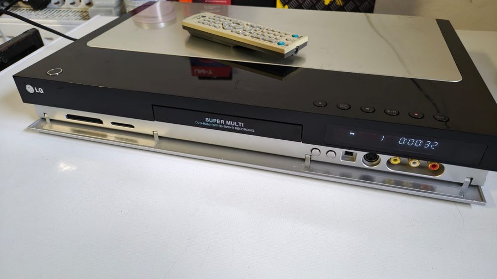 Dvd recorder Lg model RH200MHS model deosebit