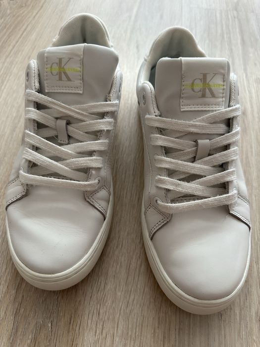 CALVIN KLEIN JEANS Кожени спортни обувки с лого